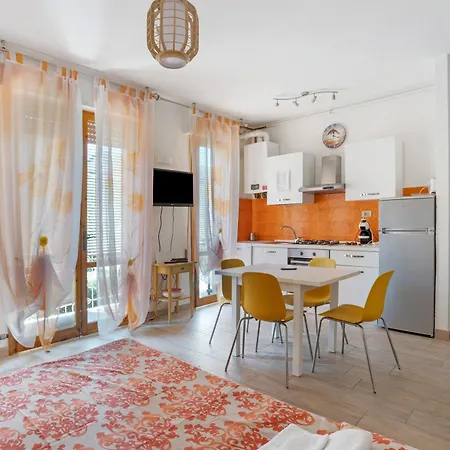 Апартаменти Coral House