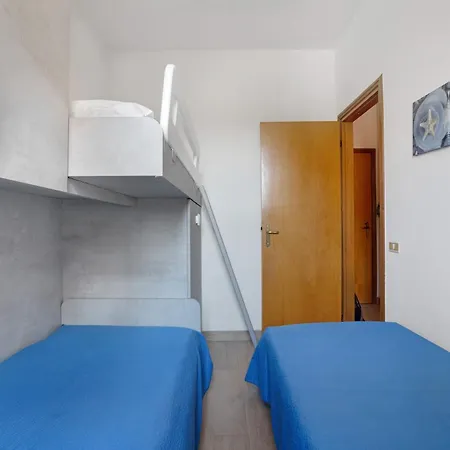 Апартаменти Coral House